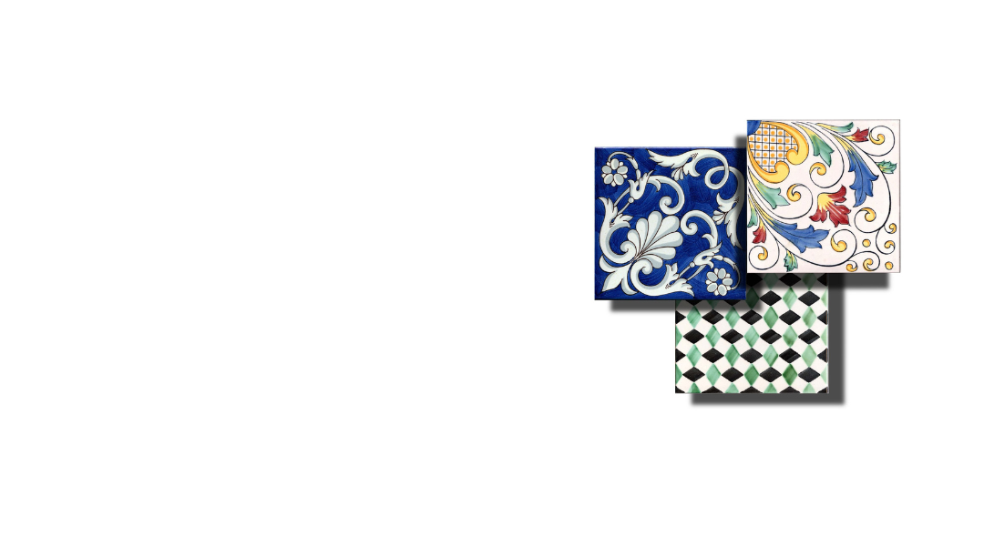 Dettaglio di piastrelle in ceramica Vietrese decorate a mano con diversi motivi.